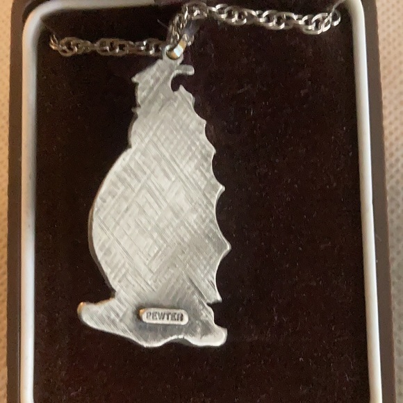 🏴‍☠️ Vintage Pewter Schooner Sail Ship Pendant - Picture 3 of 6